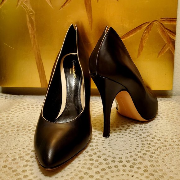 Gianvito Rossi Shoes - Gianvito Rossi Black Leather High-Heeled Pumps